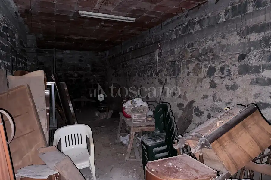 Magazzino in vendita di 90 mq a €15.000 (rif. 111/2026)