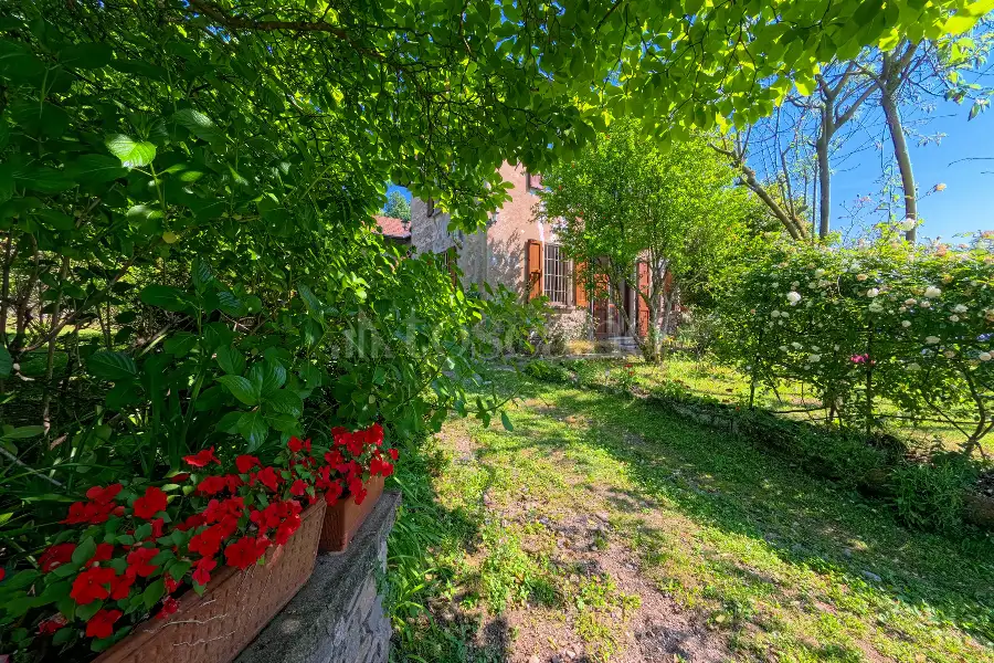 Villa Plurifamiliare in vendita di 310 mq a €515.000 (rif. 161/2026)
