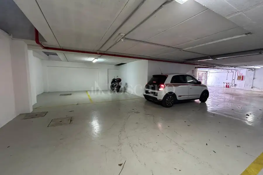 Posto Auto in vendita di 100 mq a €199.000 (rif. 36/2025)