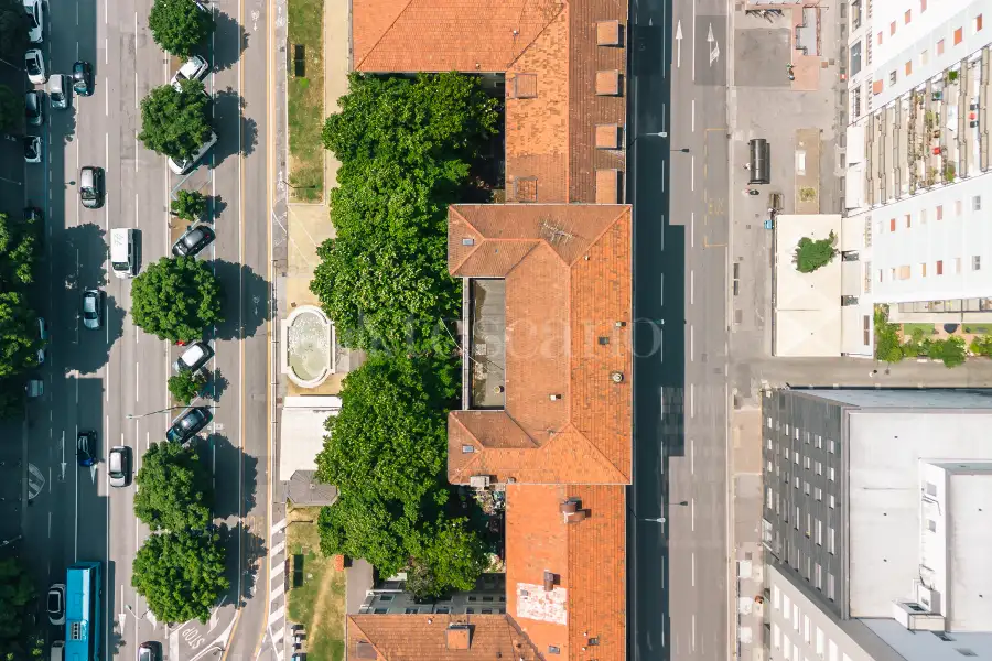 Palazzo in vendita di 7.000 mq trattativa riservata (rif. 21/2025)