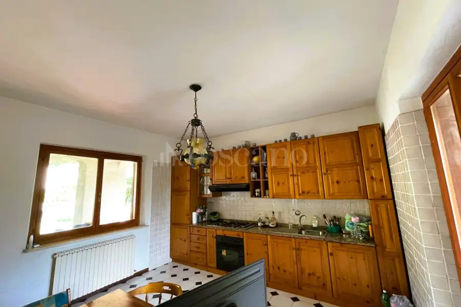 Villa in vendita di 305 mq a €650.000 (rif. 12/2025)
