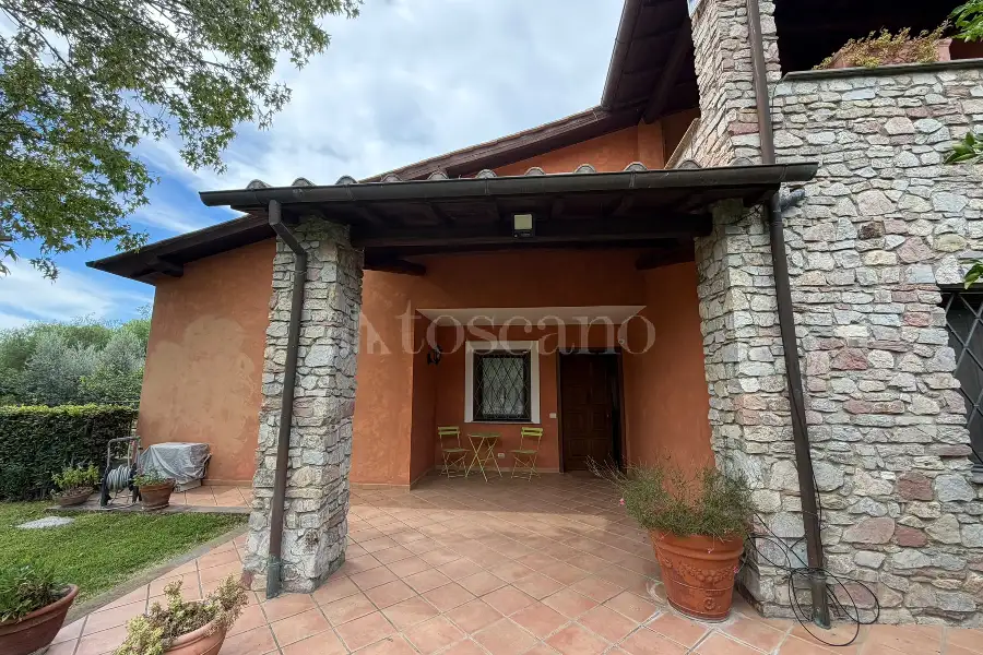 Villa Bifamiliare in vendita di 400 mq a €829.000 (rif. 33/2026)