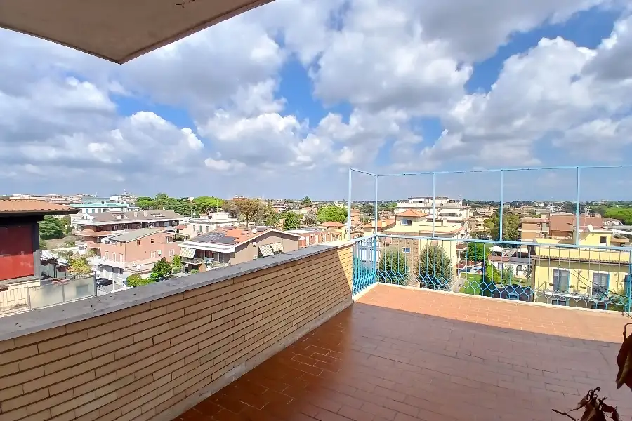 Attico in vendita di 210 mq a €630.000 (rif. 36/2026)