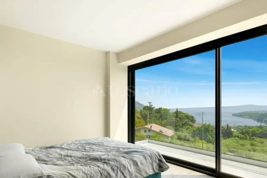 Villa in vendita di 800 mq a €5.500.000 (rif. 34/2026)