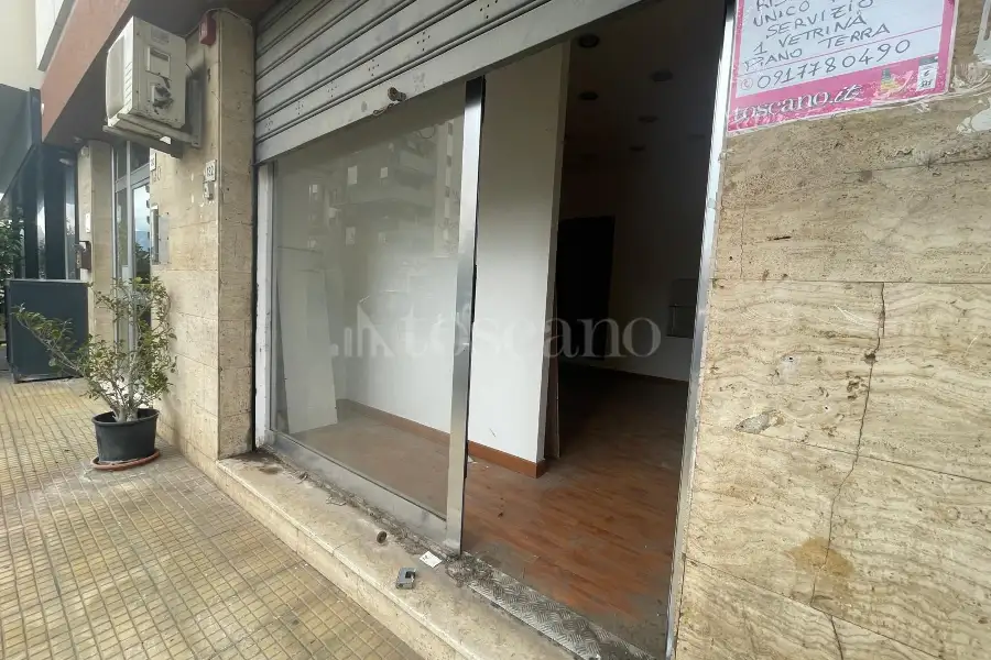 Negozio in vendita di 26 mq a €90.000 (rif. 17/2026)