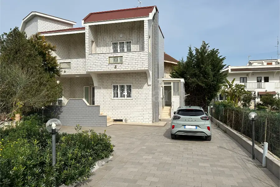 Villa in vendita di 260 mq a €330.000 (rif. 42/2026)