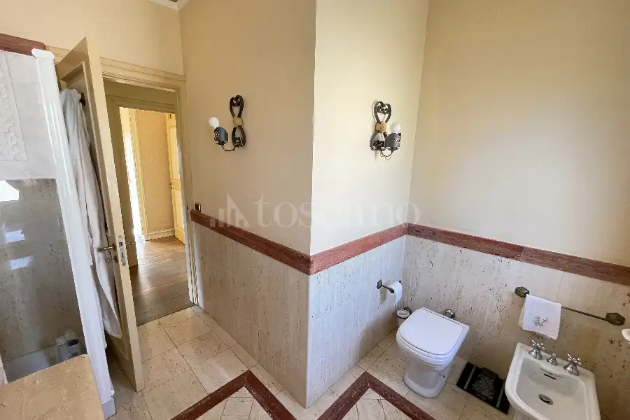 Villa in vendita di 500 mq a €1.500.000 (rif. 45/2025)