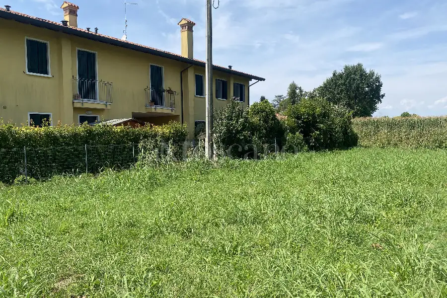 Edificabile Residenziali in vendita di 786 mq a €50.000 (rif. 21/2026)