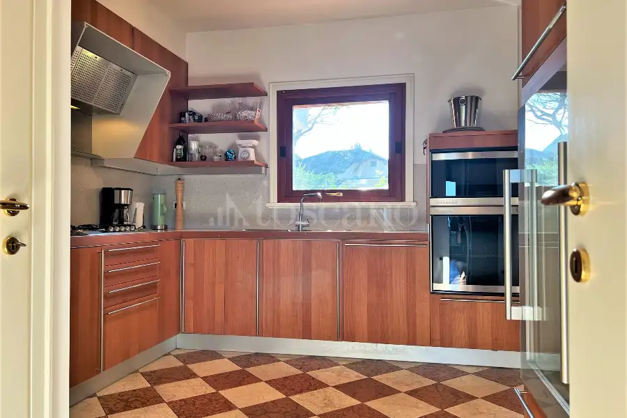 Villino a Schiera in vendita di 300 mq a €2.100.000 (rif. 36/2025)