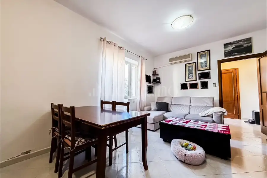 Palazzo in vendita di 280 mq a €800.000 (rif. 9/2026)