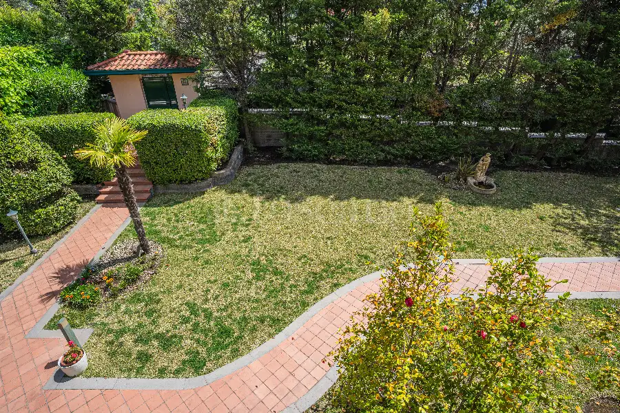 Villa in vendita di 630 mq a €785.000 (rif. 76/2026)