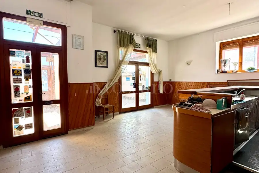 Negozio in vendita di 139 mq a €75.000 (rif. 136/2026)