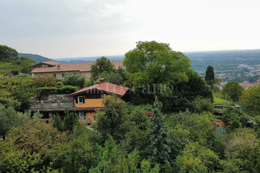 Casa Indipendente in vendita di 90 mq a €780.000 (rif. 57/2026)