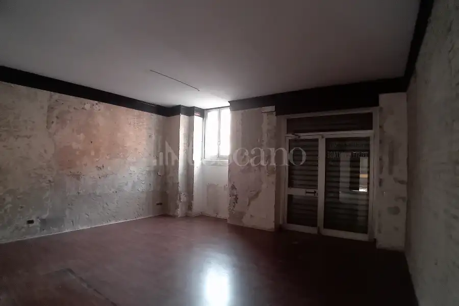 Negozio in affitto di 70 mq a €1.150 (rif. 12/2026)
