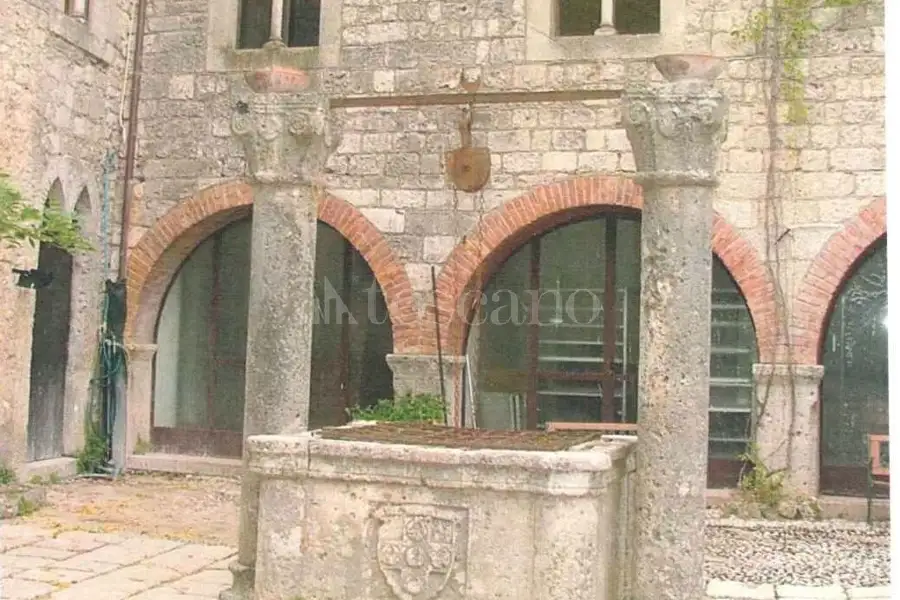 Palazzo in vendita di 3.000 mq trattativa riservata (rif. 69/2026)