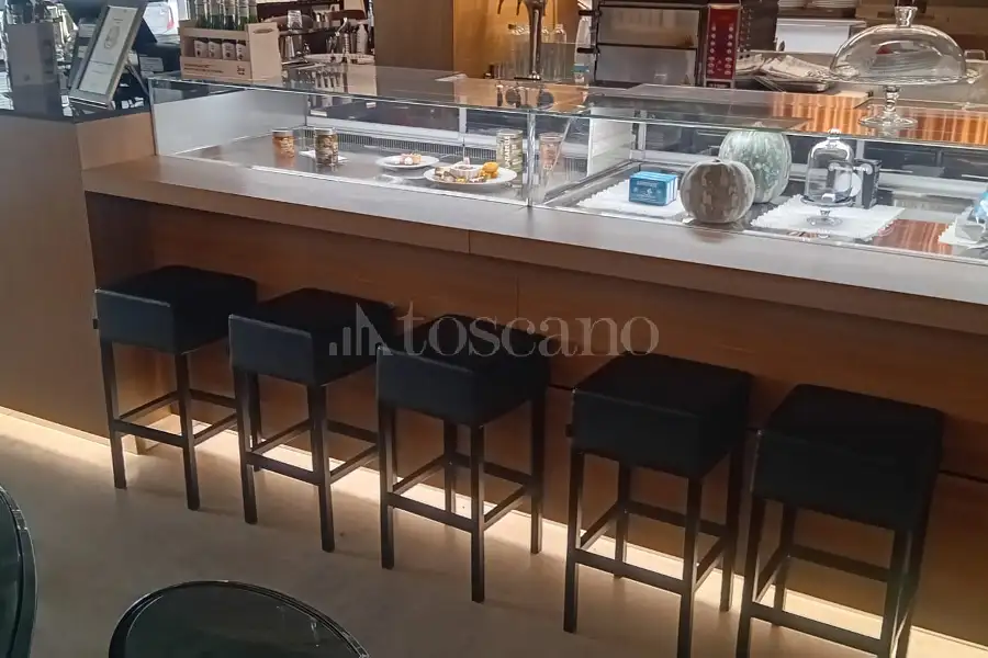 Attività Commerciale in vendita di 200 mq a €165.000 (rif. 51/2026)