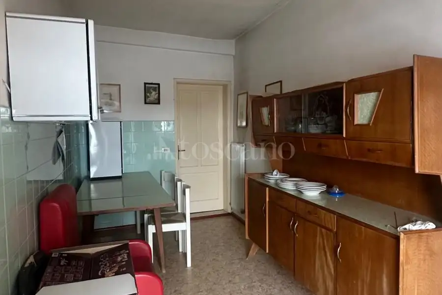 Palazzo in vendita di 330 mq a €300.000 (rif. 3/2026)