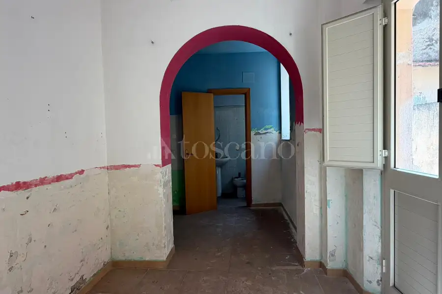 Palazzo in vendita di 263 mq a €248.000 (rif. 118/2026)