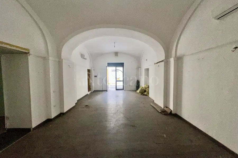 Negozio in affitto di 85 mq a €850 (rif. 19/2026)