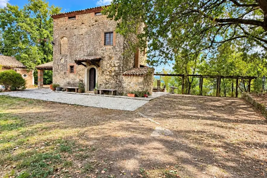 Rustico in vendita di 80 mq a €230.000 (rif. 169/2026)