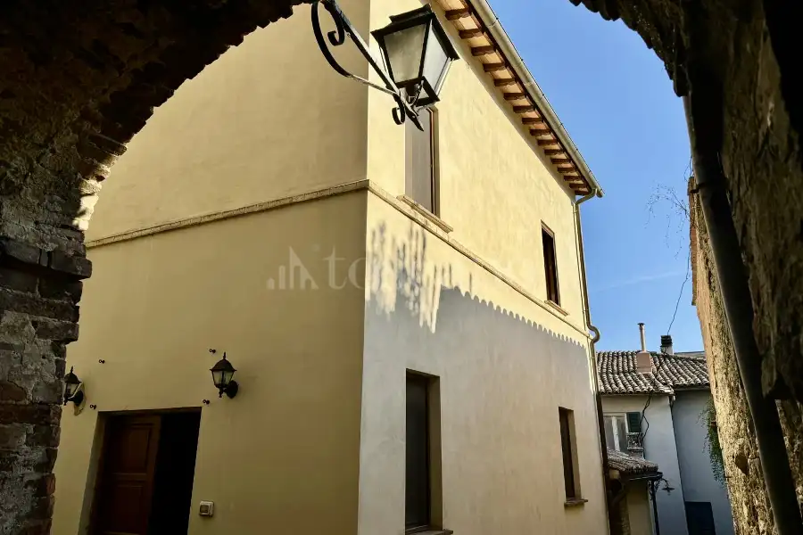 Albergo in vendita di 250 mq a €449.000 (rif. 40/2024)