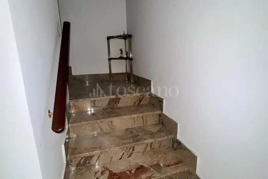 Villa Bifamiliare in affitto di 250 mq a €700 (rif. 105/2025)