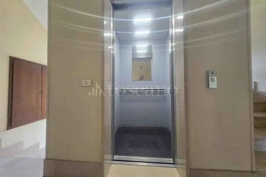Attico in vendita di 314 mq a €490.000 (rif. 69/2026)