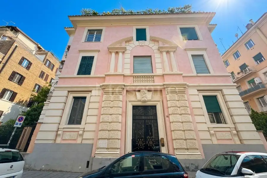 Casa in vendita di 250 mq trattativa riservata (rif. 13/2026)