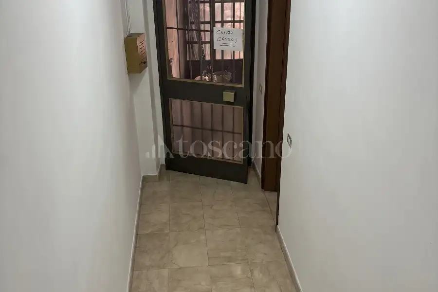 Negozio in vendita di 1.200 mq a €650.000 (rif. 20/2026)