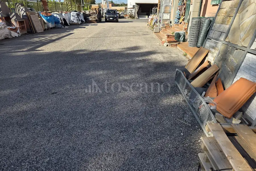 Negozio in affitto di 600 mq a €12.000 (rif. 63/2025)