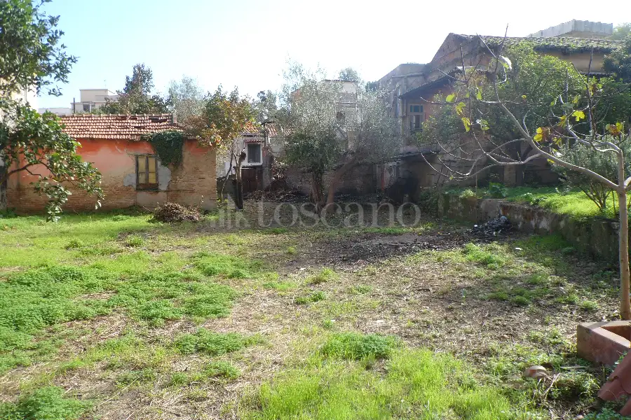 Villa in vendita di 225 mq a €100.000 (rif. 98/2016)
