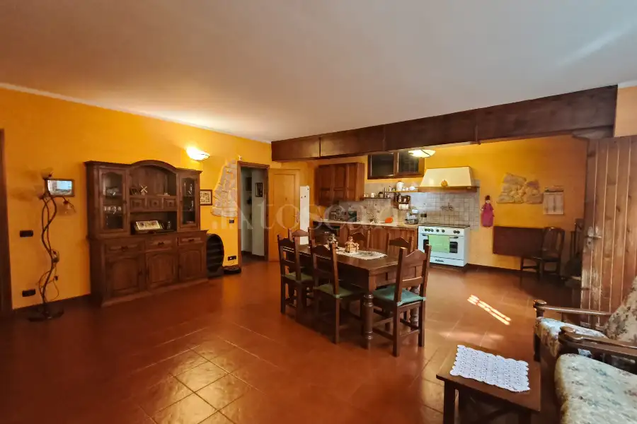 Villa Bifamiliare in vendita di 280 mq a €899.000 (rif. 72/2025)