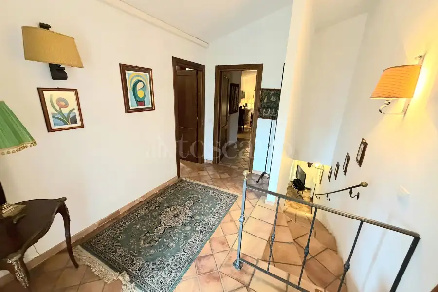 Villa Bifamiliare in vendita di 400 mq a €829.000 (rif. 33/2026)