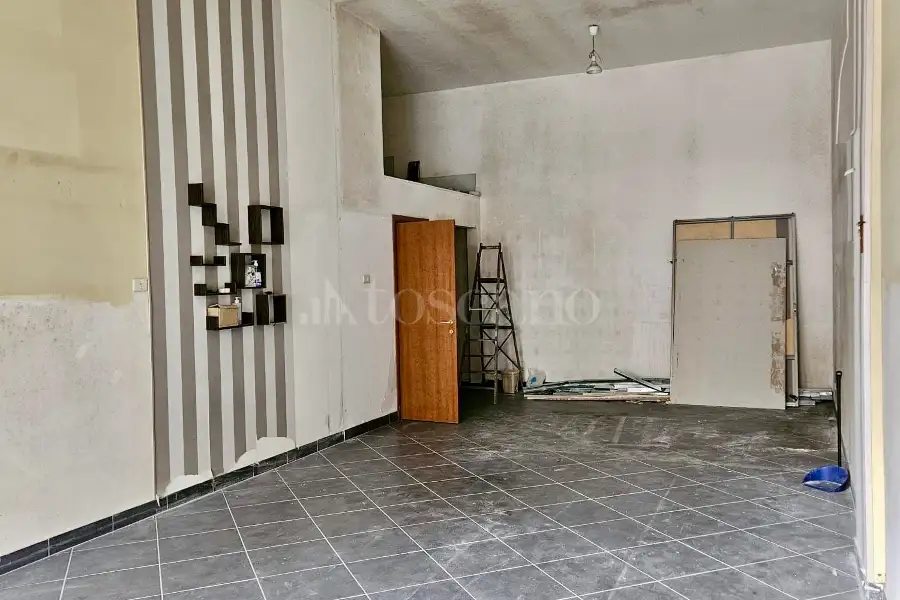 Negozio in affitto di 55 mq a €500 (rif. 4/2026)