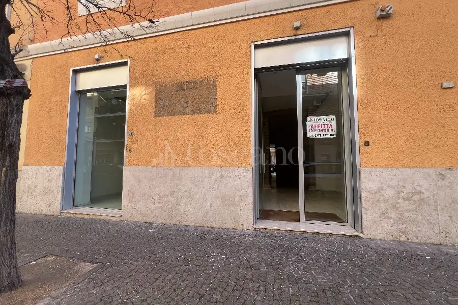 Negozio in affitto di 60 mq a €1.900 (rif. 110/2026)