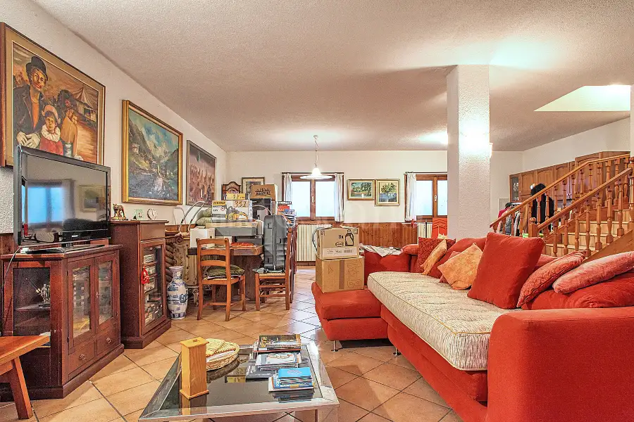Villa in vendita di 380 mq a €520.000 (rif. 5/2026)