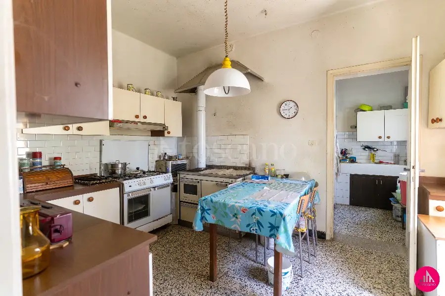 Casa Indipendente in vendita di 285 mq a €155.000 (rif. 82/2026)
