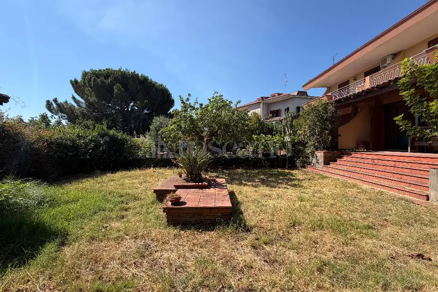 Villa in vendita di 330 mq a €498.000 (rif. 120/2026)
