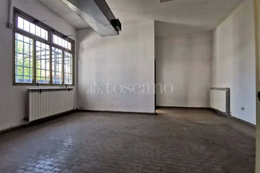 Negozio in vendita di 140 mq a €70.000 (rif. 35/2026)