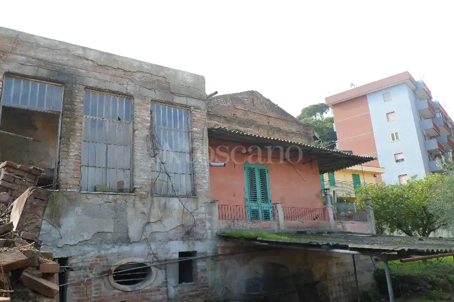 Villa in vendita di 225 mq a €100.000 (rif. 98/2016)