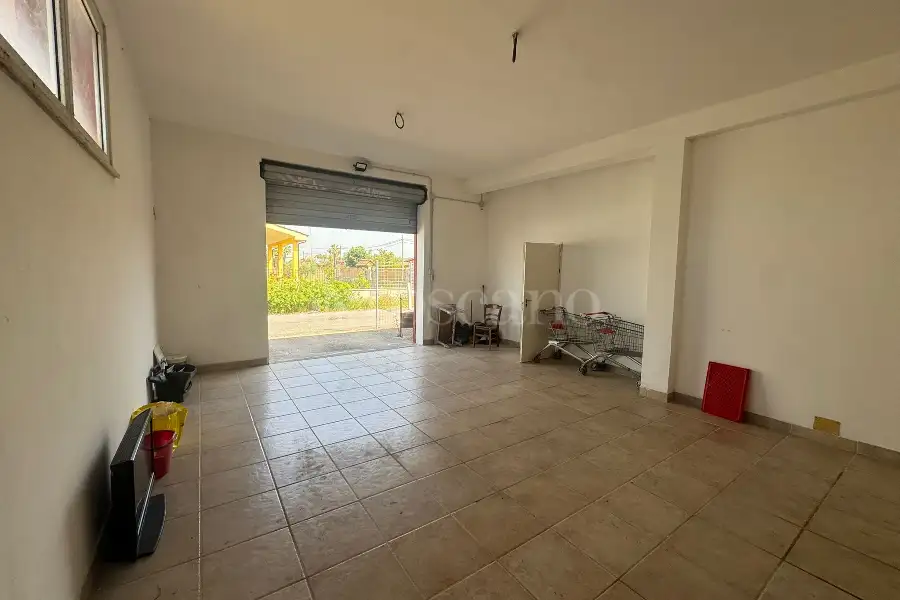 Negozio in vendita di 100 mq a €239.000 (rif. 5/2025)