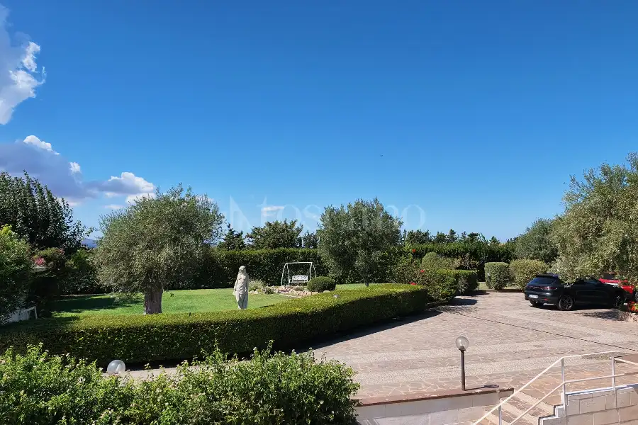 Casa Indipendente in vendita di 250 mq a €879.000 (rif. 203/2026)