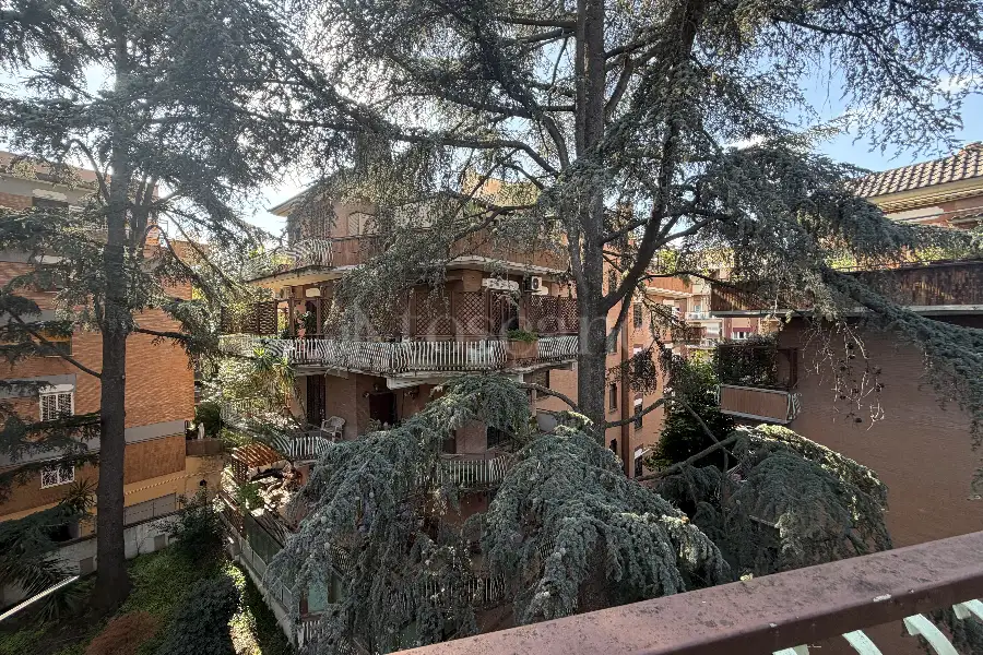 Attico in vendita di 250 mq a €990.000 (rif. 6/2026)