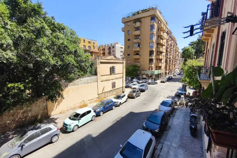 Palazzo in vendita di 1.500 mq a €2.200.000 (rif. 65/2026)