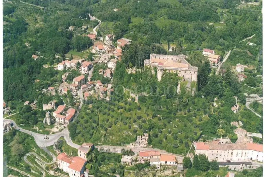 Palazzo in vendita di 3.000 mq trattativa riservata (rif. 69/2026)