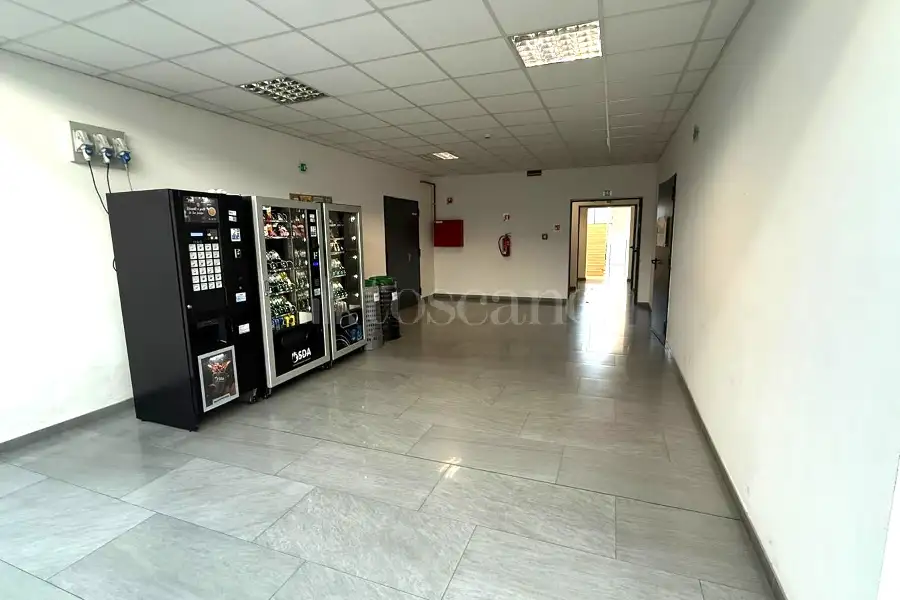 Ufficio in vendita di 300 mq a €350.000 (rif. 24/2026)