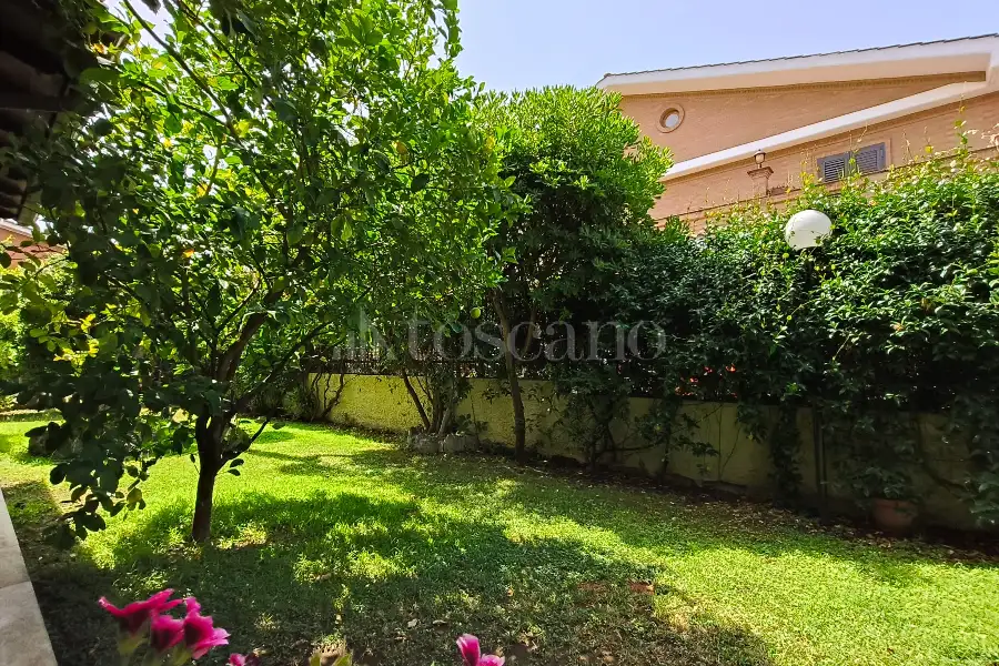 Villa Plurifamiliare in vendita di 210 mq a €585.000 (rif. 56/2026)