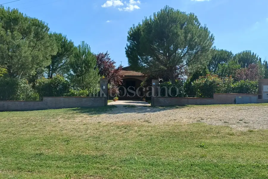 Villa in vendita di 400 mq a €1.230.000 (rif. 11/2026)