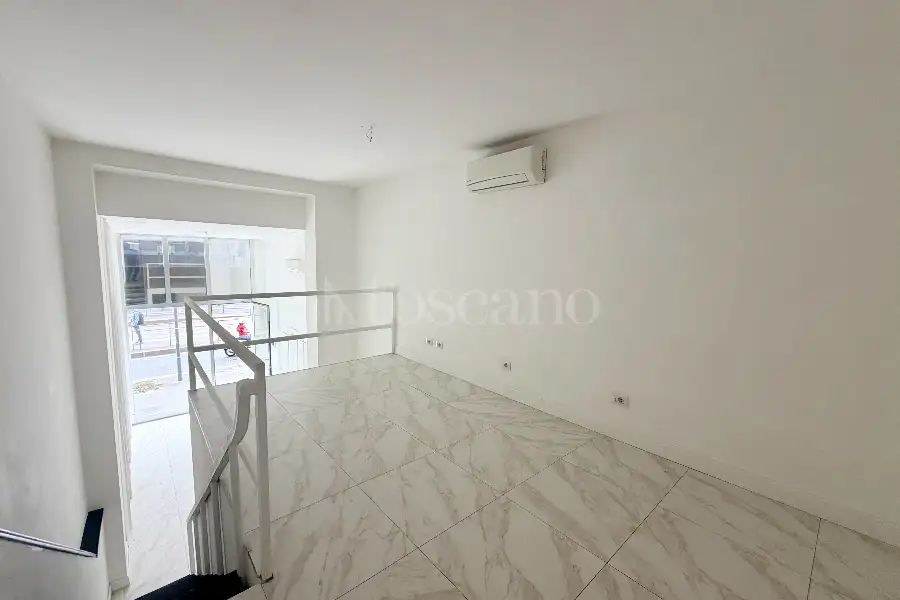 Negozio in vendita di 55 mq a €480.000 (rif. 120/2026)