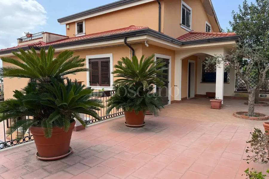 Villa Bifamiliare in vendita di 182 mq a €379.000 (rif. 75/2026)